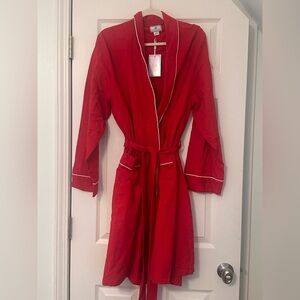 New PETITE PLUME
WOMEN’S RED FLANNEL ROBE WITH WHITE PIPING large